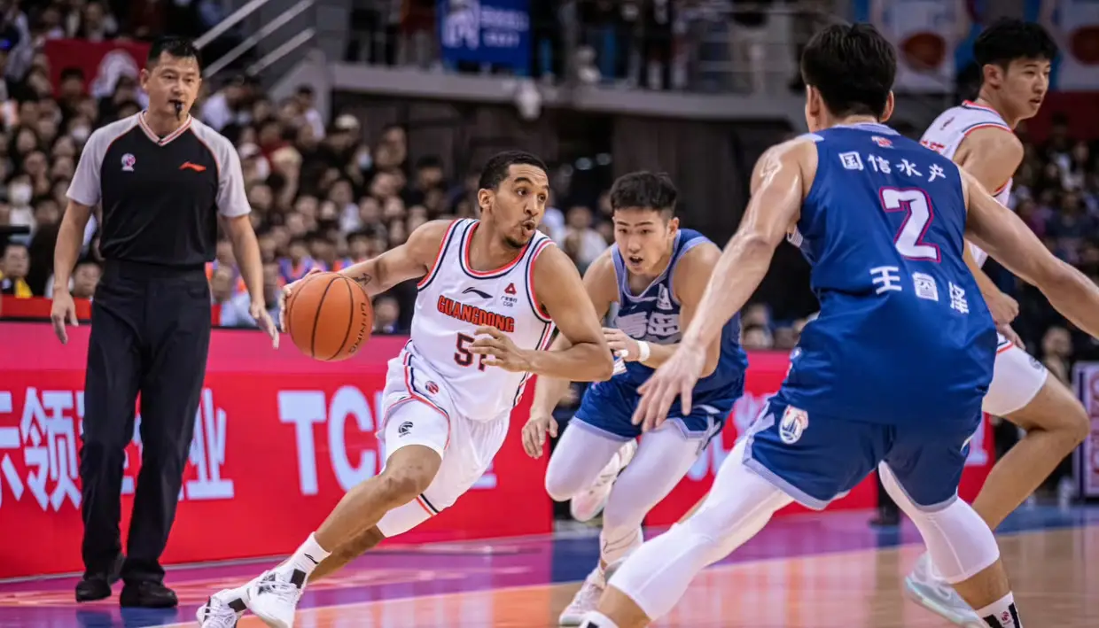 亚博官网-关于风云突变广东宏远清晨防线松动国王杯国际比赛日刷纪录，风云突变门兴格拉德巴赫赛后临场应变都惊呆了的信息