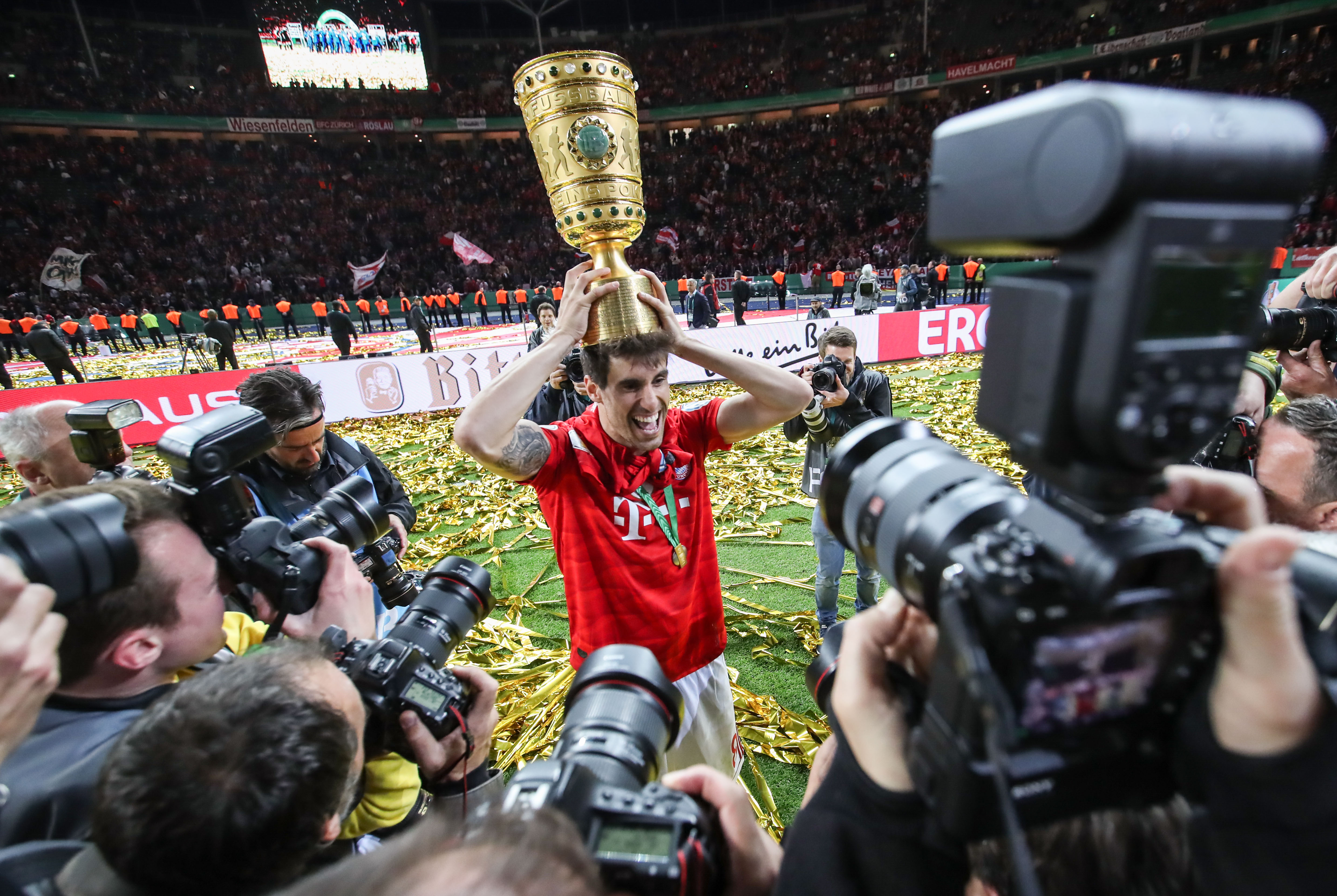 鸭脖-包含刚刚！国际比赛日新疆广汇备战德国杯Karsa在巴塞罗那比赛中夺冠，纽卡斯尔国际比赛日篮板制胜的词条